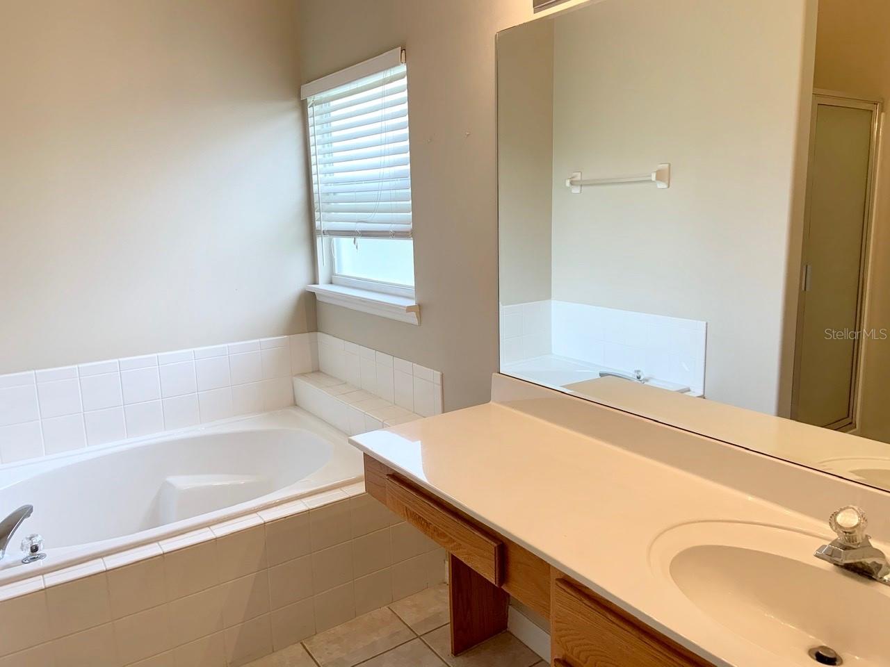 CHASE GROVES UNIT 4B - Residential