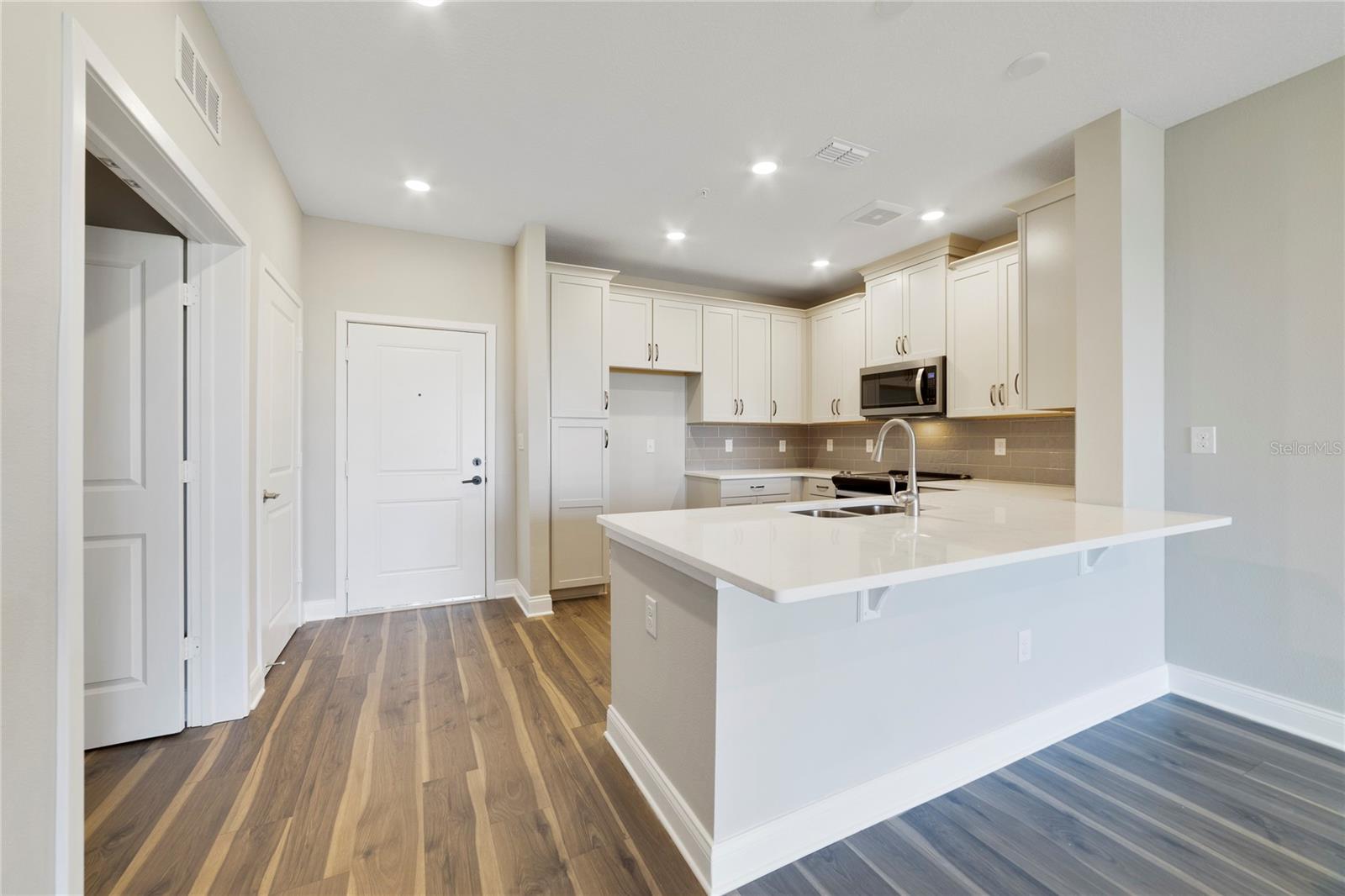 7521 LAUREATE BOULEVARD 5304