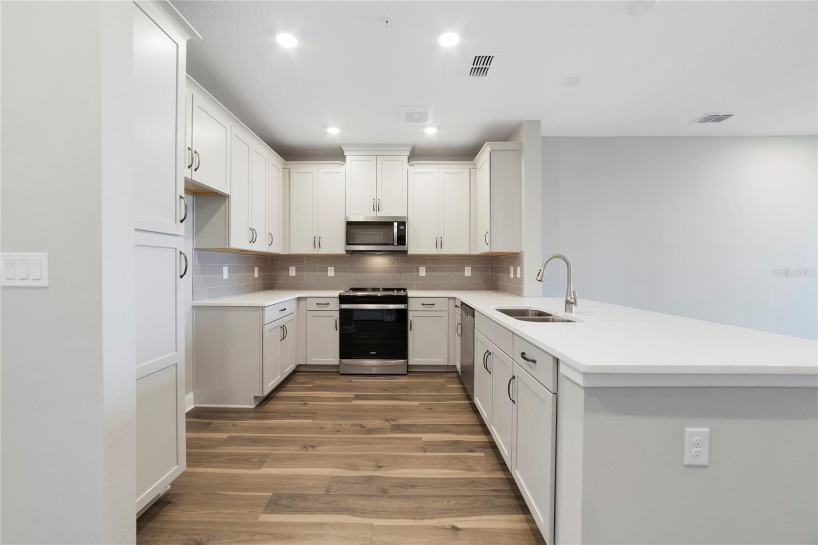 7521 LAUREATE BOULEVARD 5304