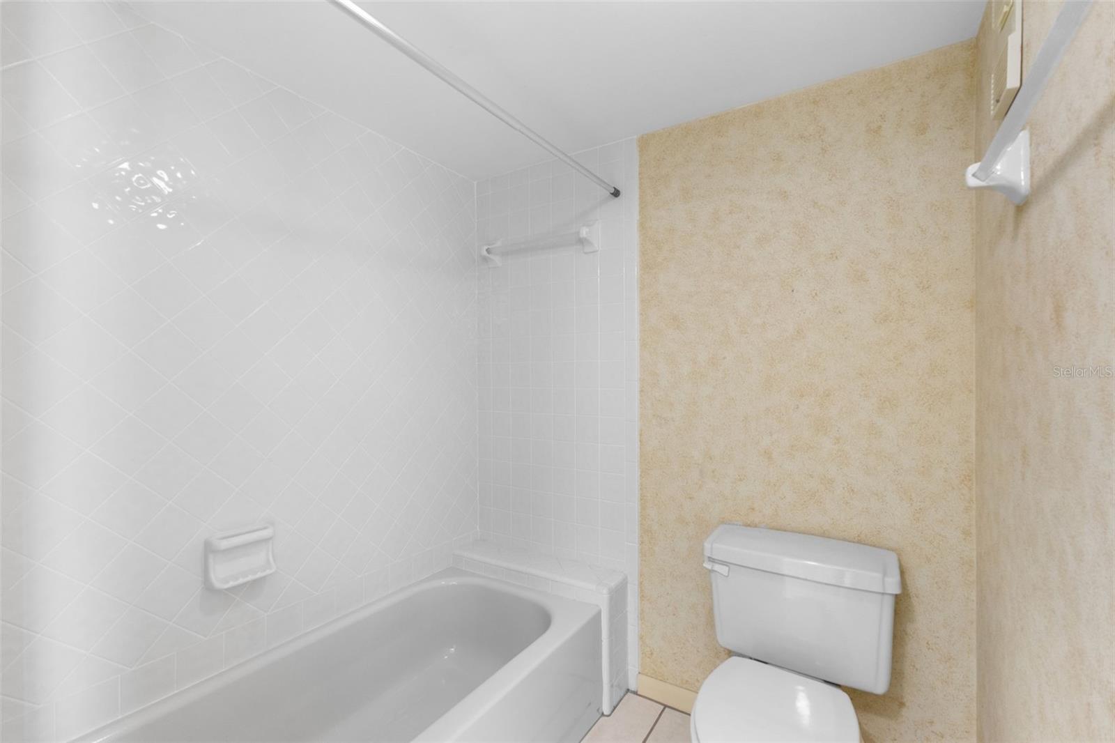 GREEN DOLPHIN PARK MID-RISE CONDO - Residential