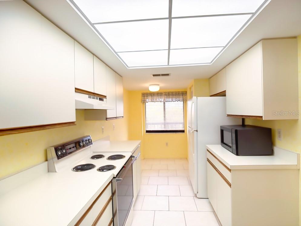 GREEN DOLPHIN PARK MID-RISE CONDO - Residential