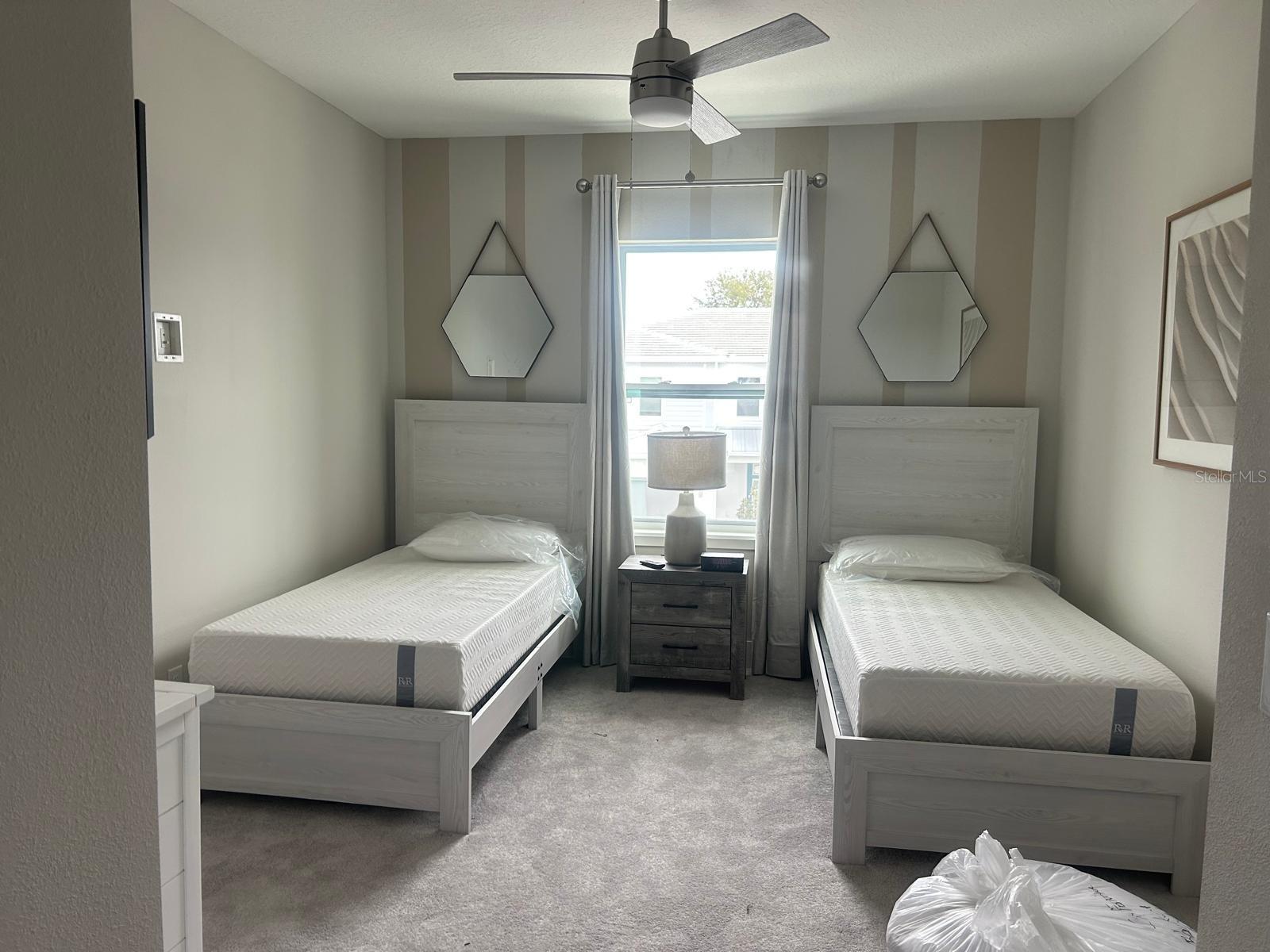 SPECTRUM AT REUNION PH 2 - Residential Lease