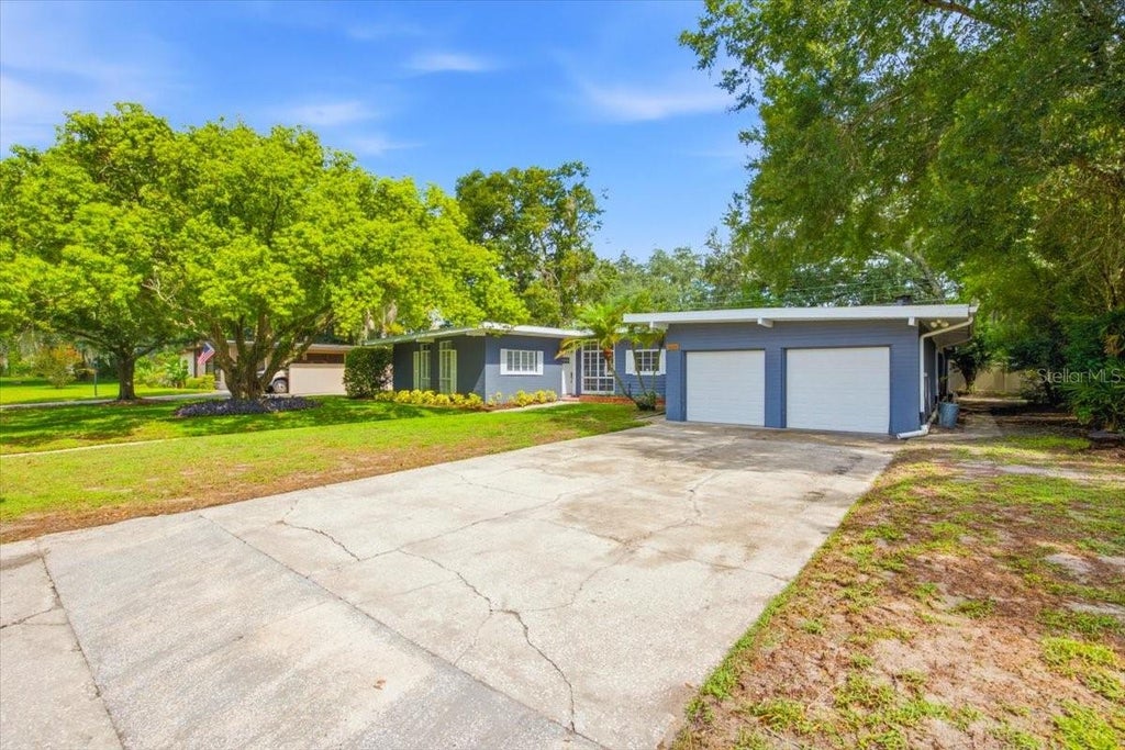 Photo of 1626 Sims Place, Lakeland, FL 33803 (MLS # TB8537229)