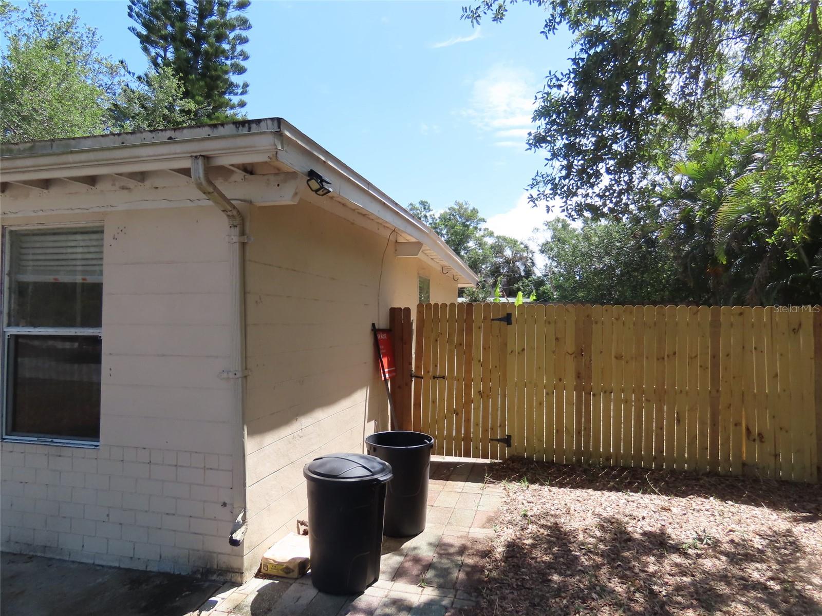 MONTICELLO GARDENS 1ST ADD - Residential