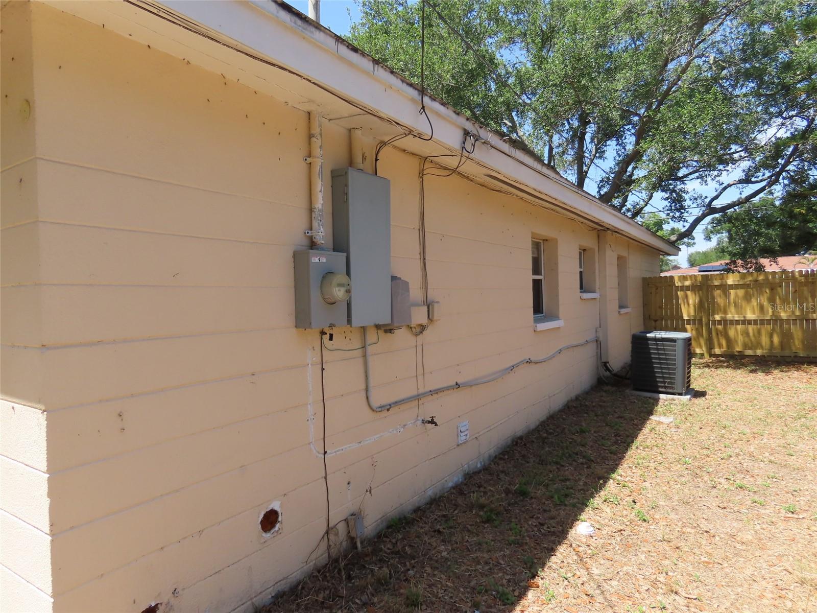 MONTICELLO GARDENS 1ST ADD - Residential