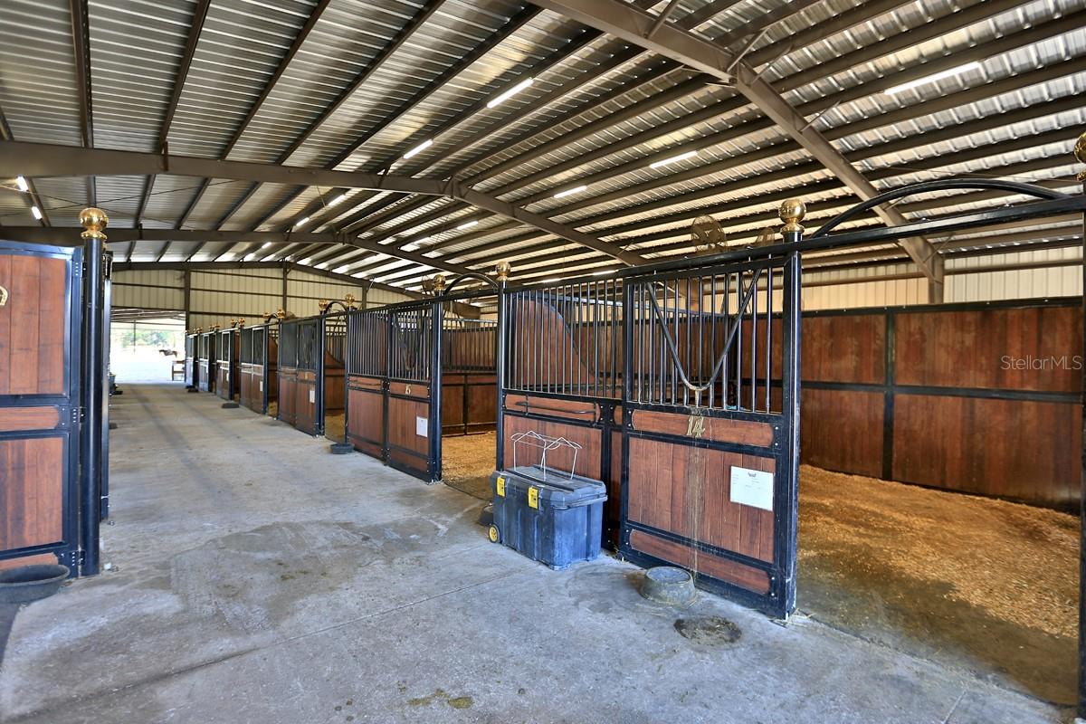 ACREAGE NON SUBDIVISION - Farm