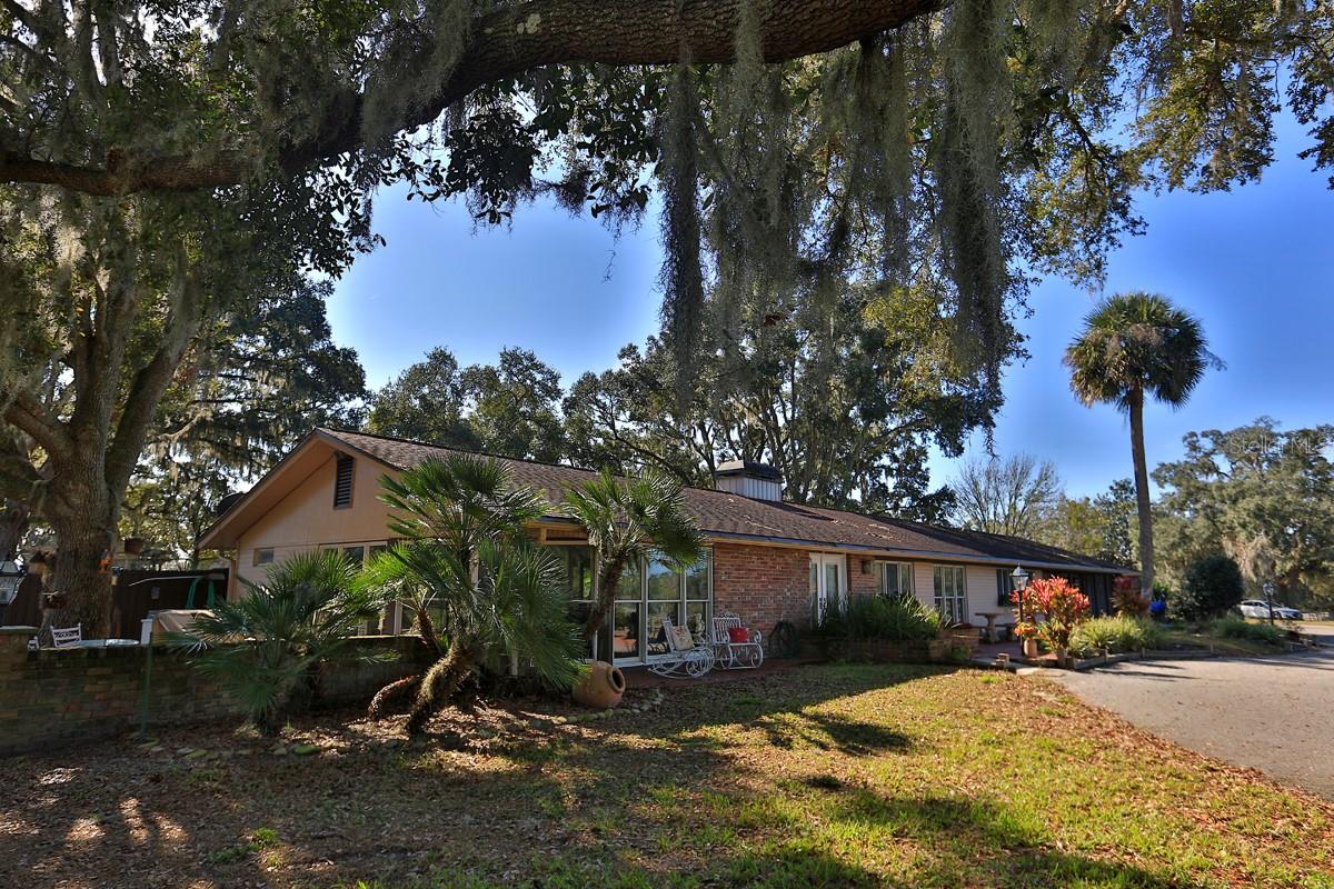 ACREAGE NON SUBDIVISION - Farm