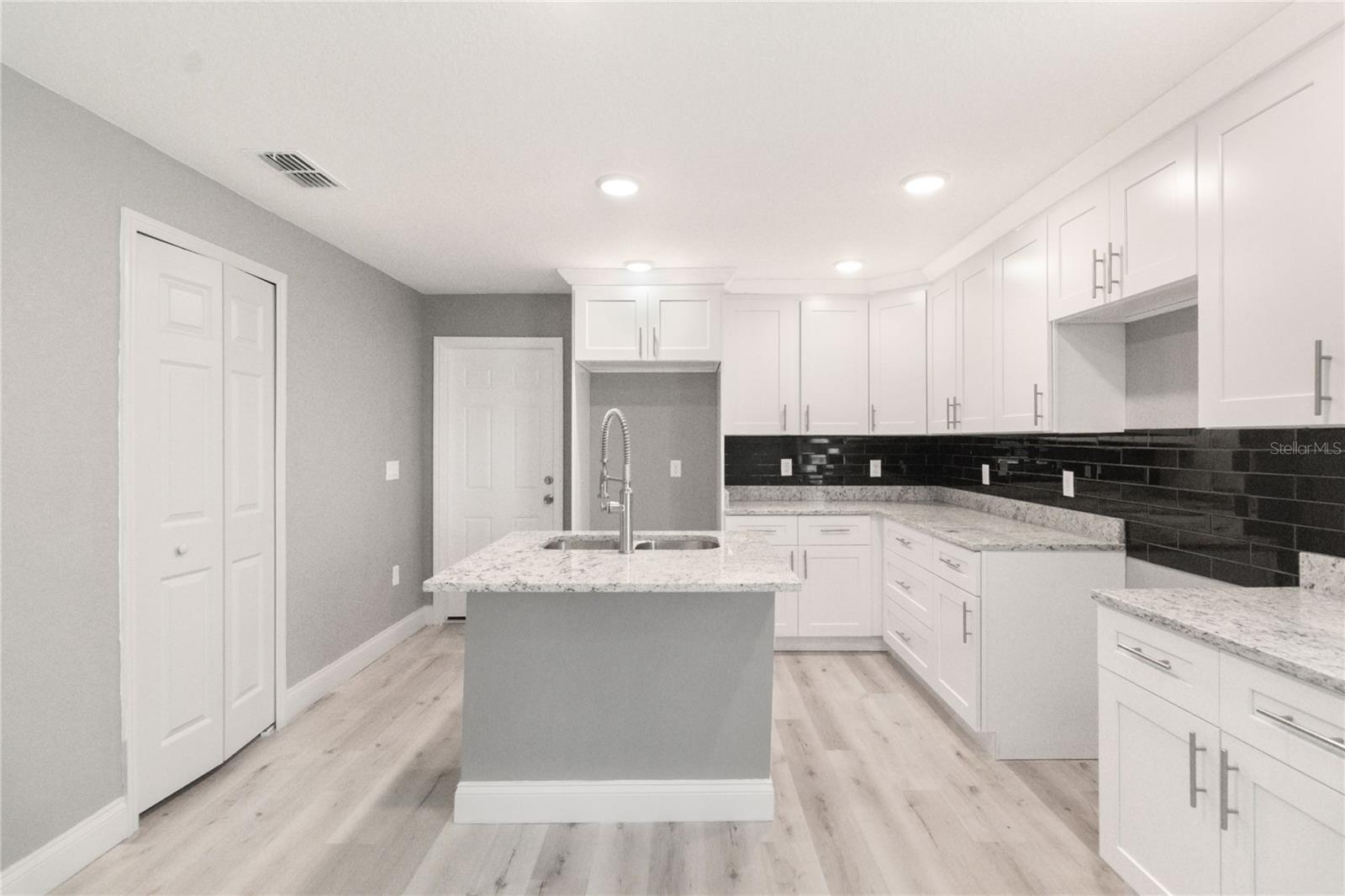 SEMINOLE PARK - Residential