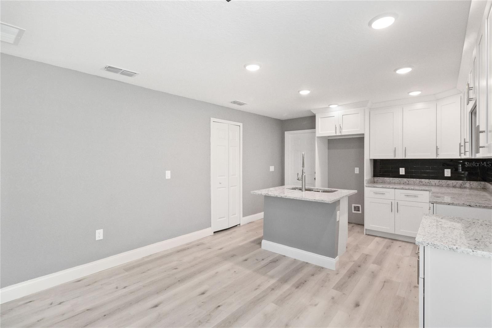 SEMINOLE PARK - Residential