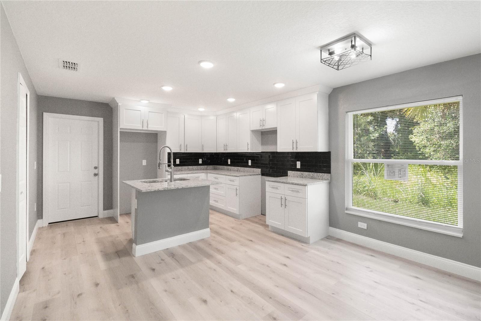 SEMINOLE PARK - Residential