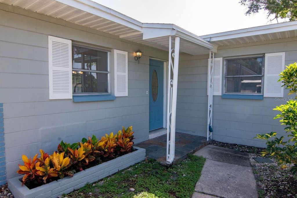 Photo of 4717 W Coachman Avenue, Tampa, FL 33611 (MLS # TB8411420)