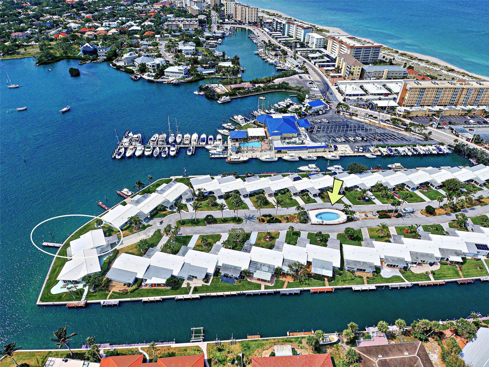 POINT WHITECAP APTS - Residential