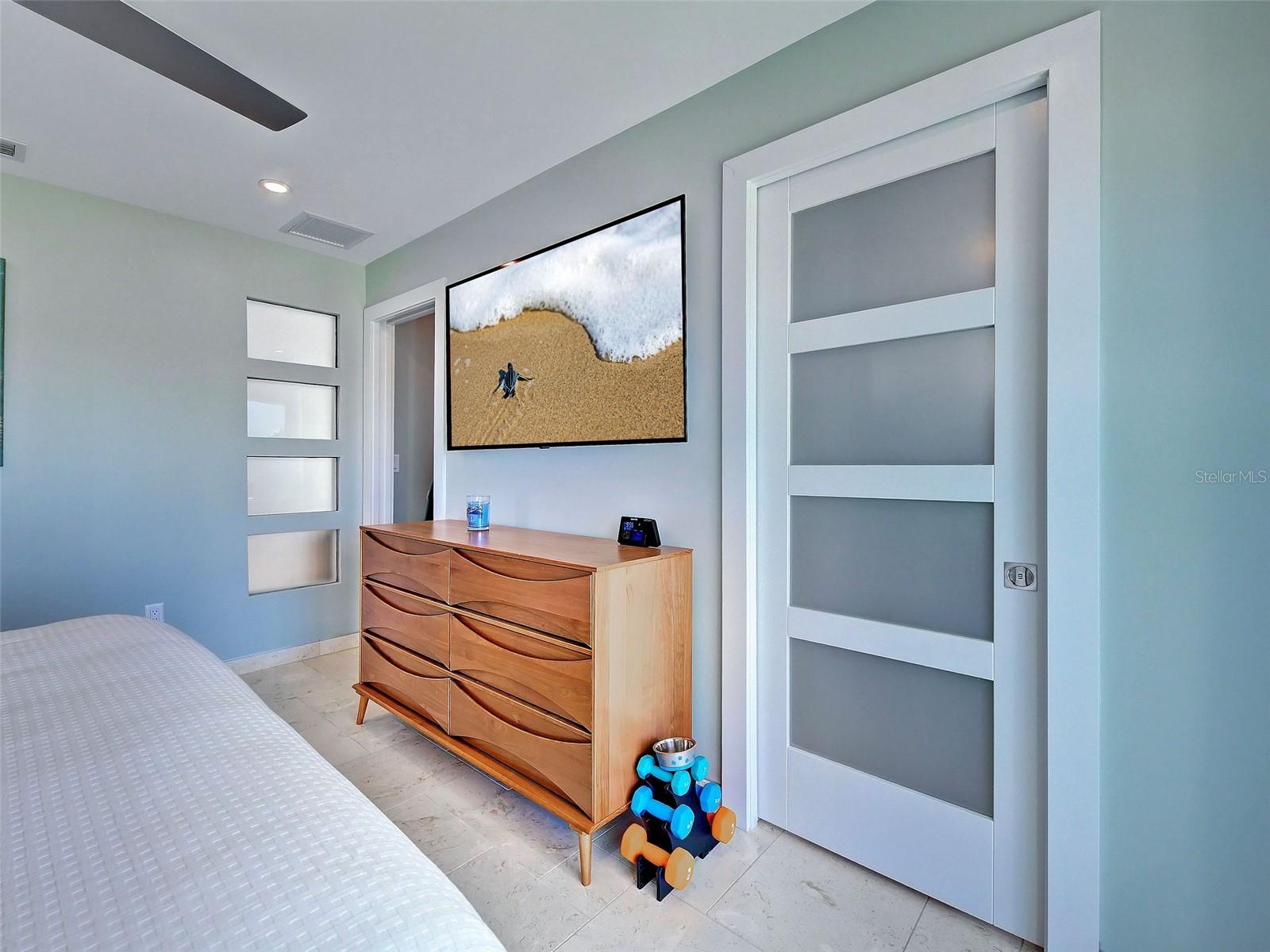 POINT WHITECAP APTS - Residential