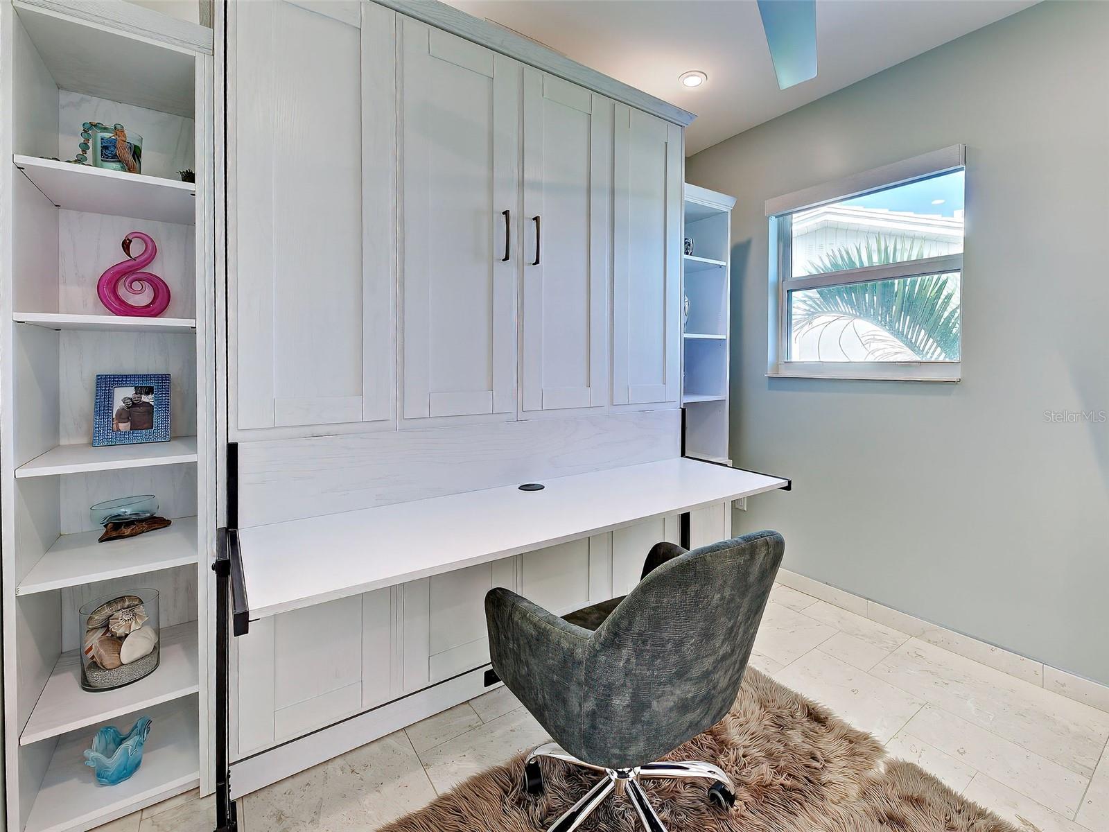 POINT WHITECAP APTS - Residential