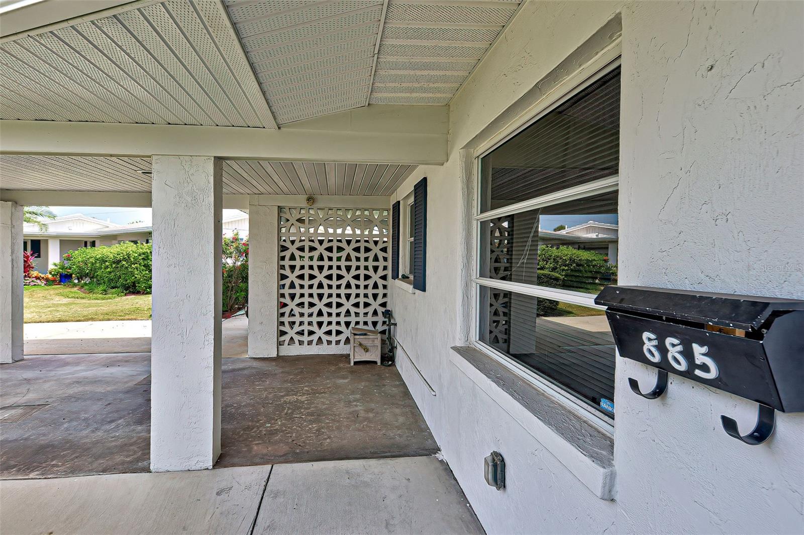 POINT WHITECAP APTS - Residential