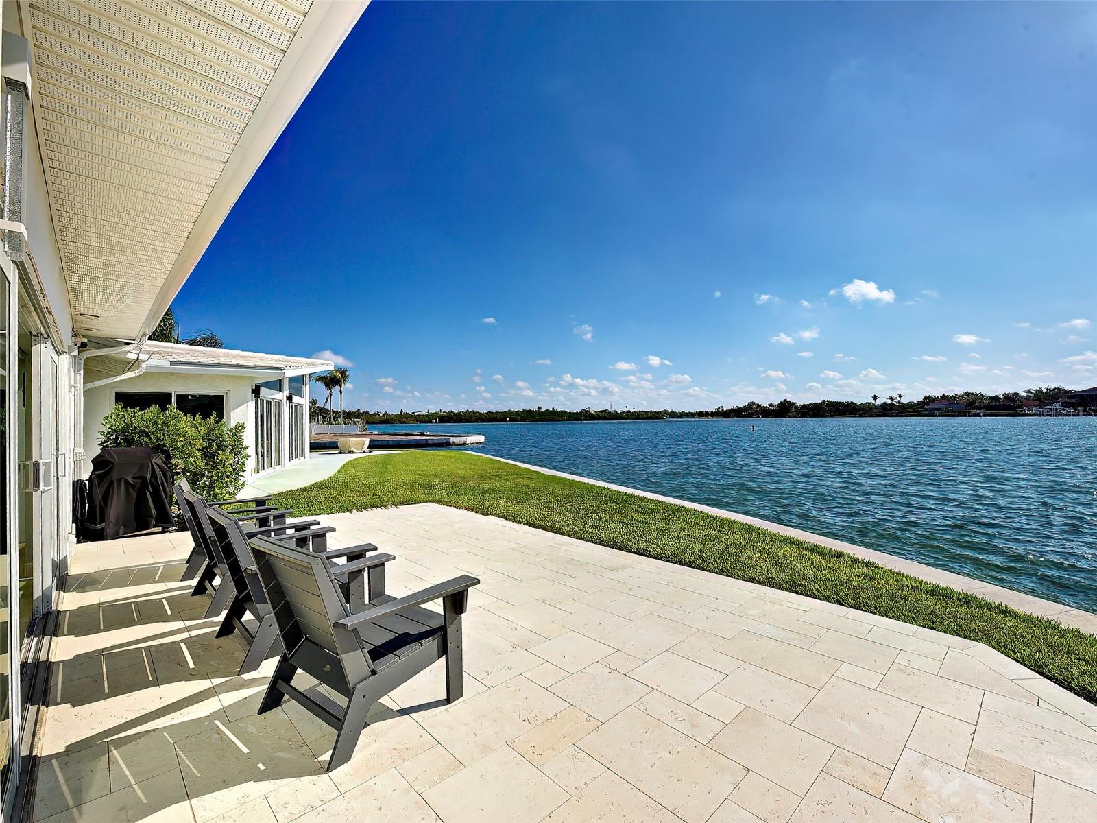 POINT WHITECAP APTS - Residential