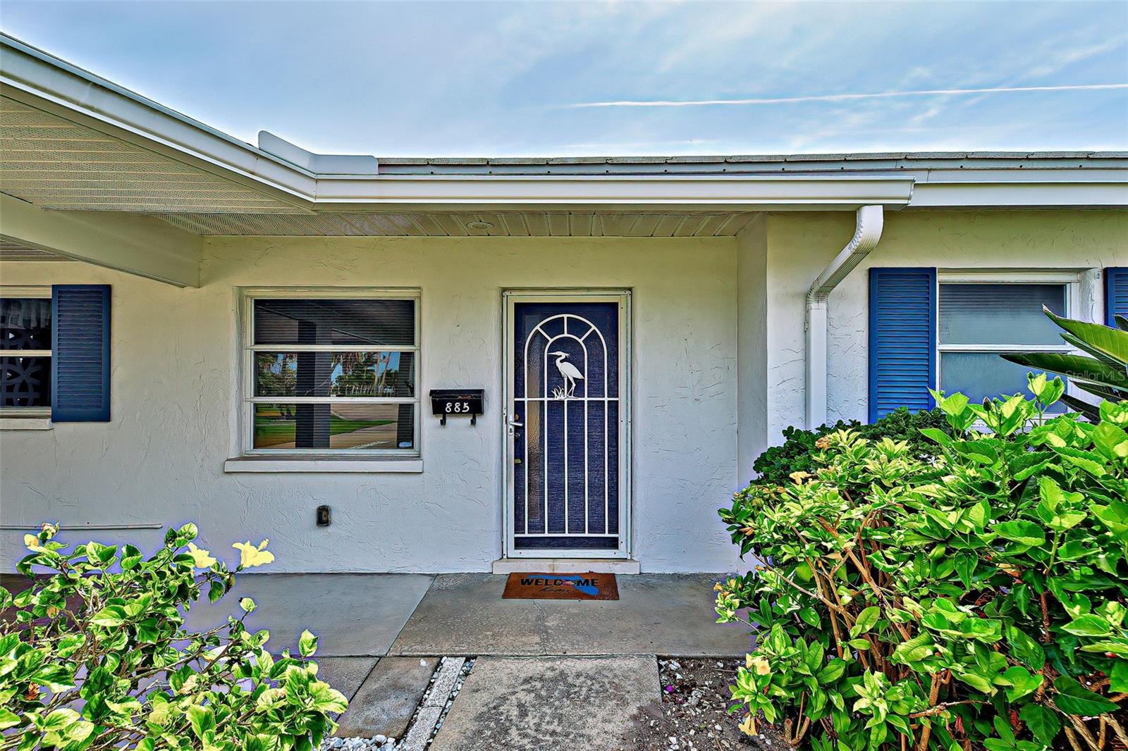 POINT WHITECAP APTS - Residential