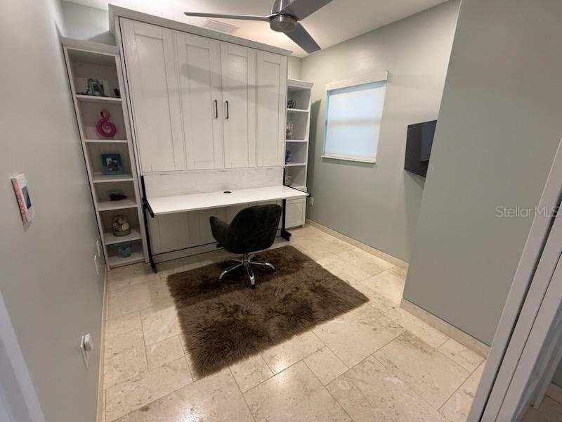 POINT WHITECAP APTS - Residential