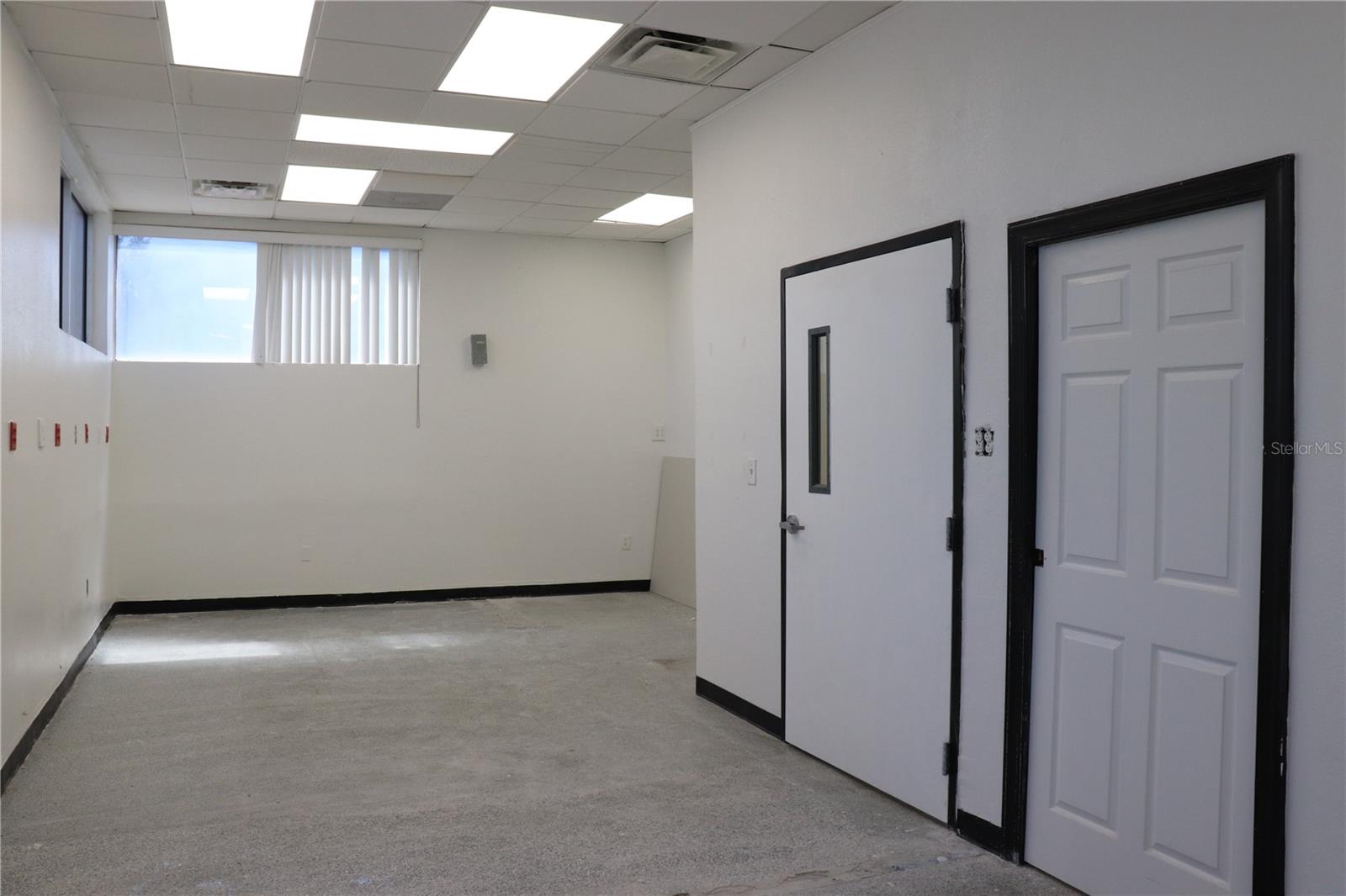 AVONDALE - Commercial Lease