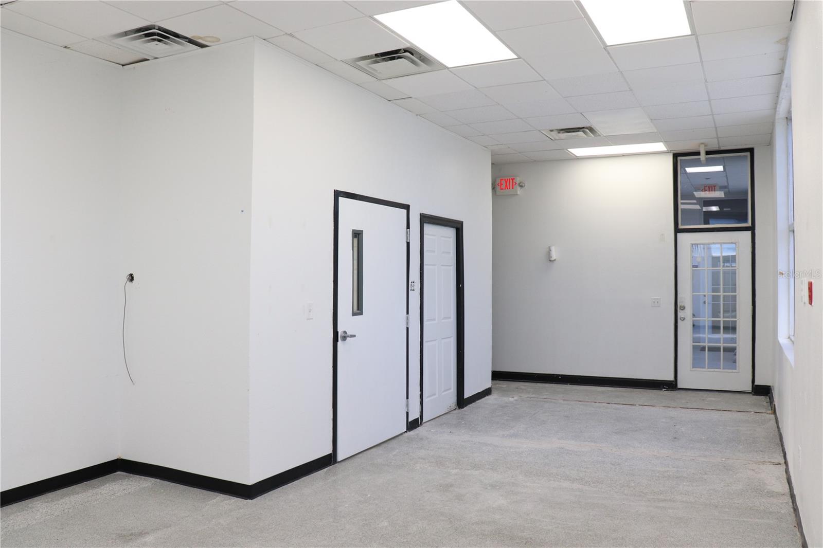 AVONDALE - Commercial Lease