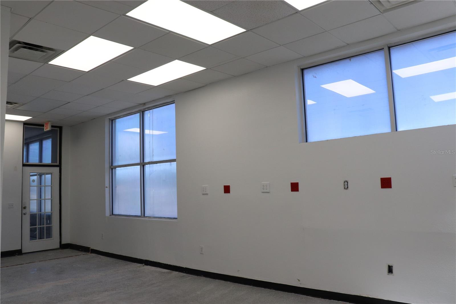 AVONDALE - Commercial Lease