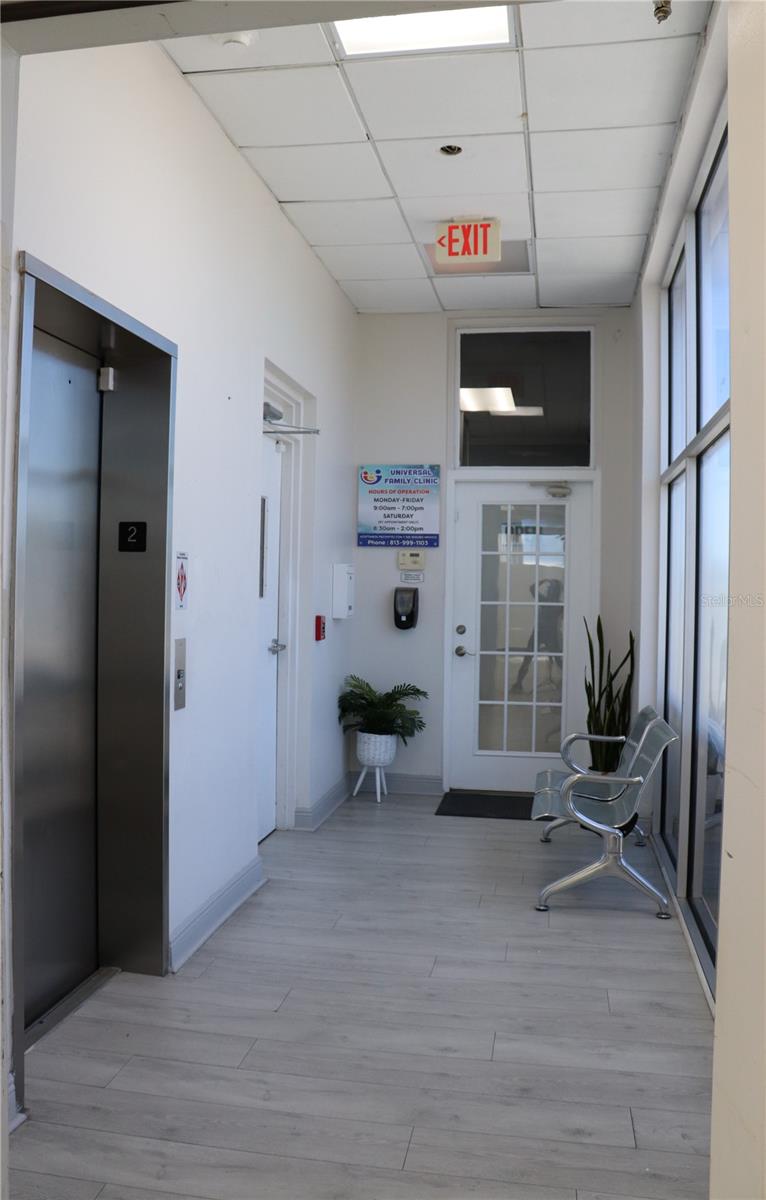 AVONDALE - Commercial Lease