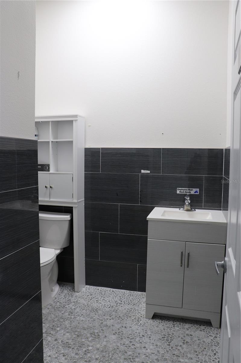 AVONDALE - Commercial Lease