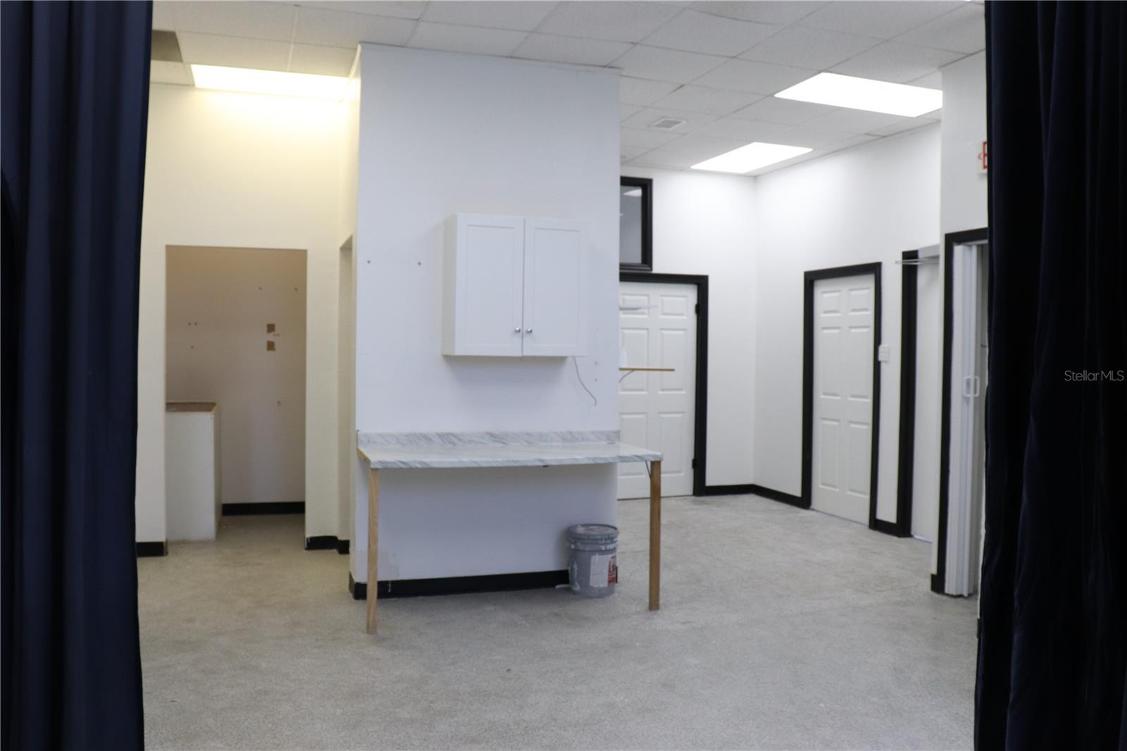 AVONDALE - Commercial Lease