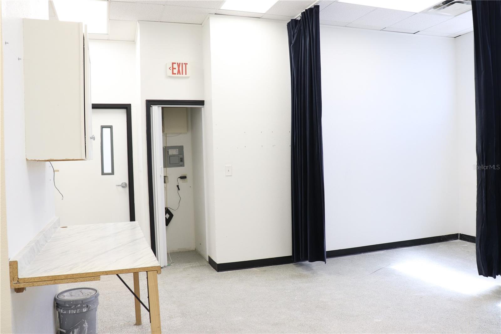 AVONDALE - Commercial Lease