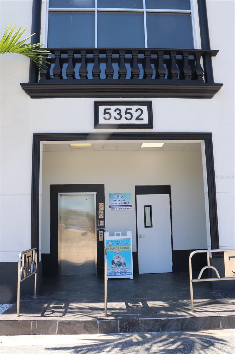 AVONDALE - Commercial Lease