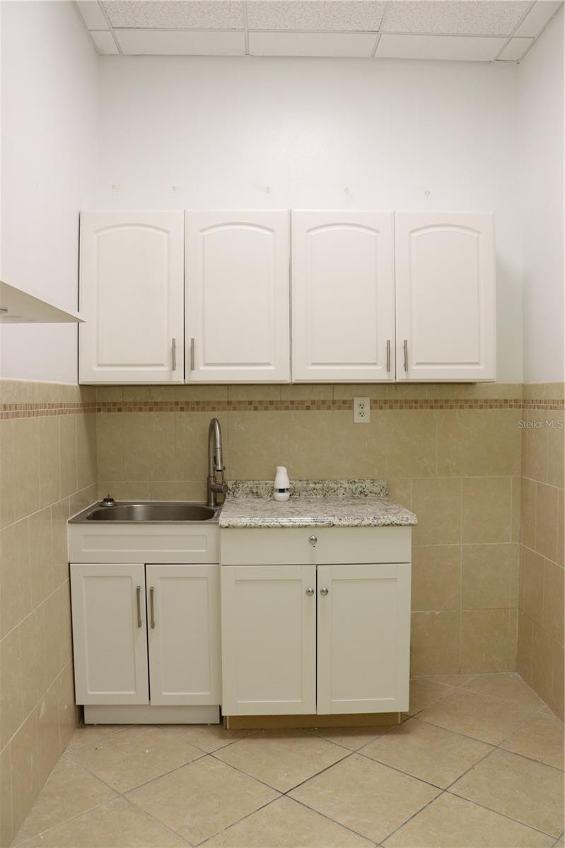 AVONDALE - Commercial Lease