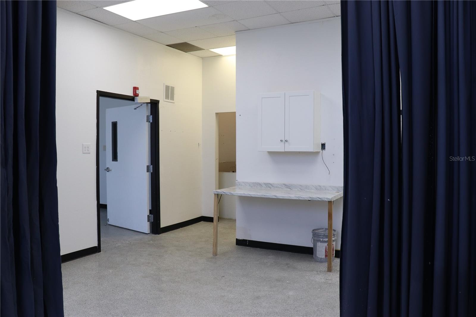 AVONDALE - Commercial Lease