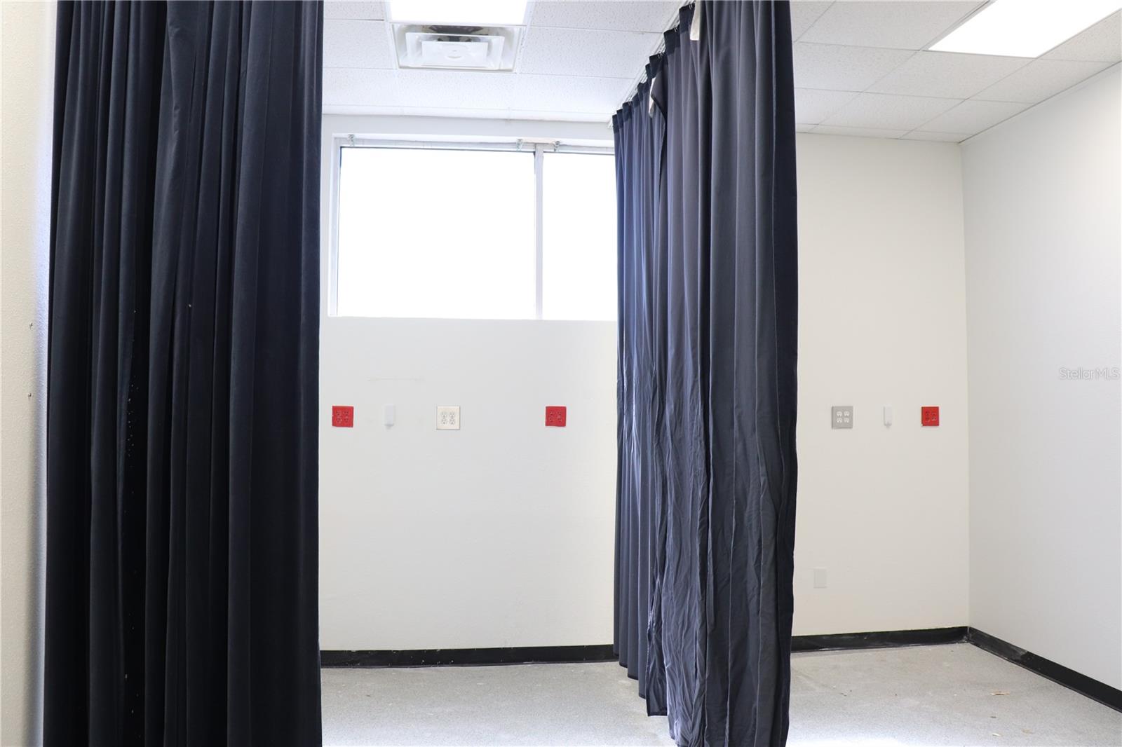 AVONDALE - Commercial Lease