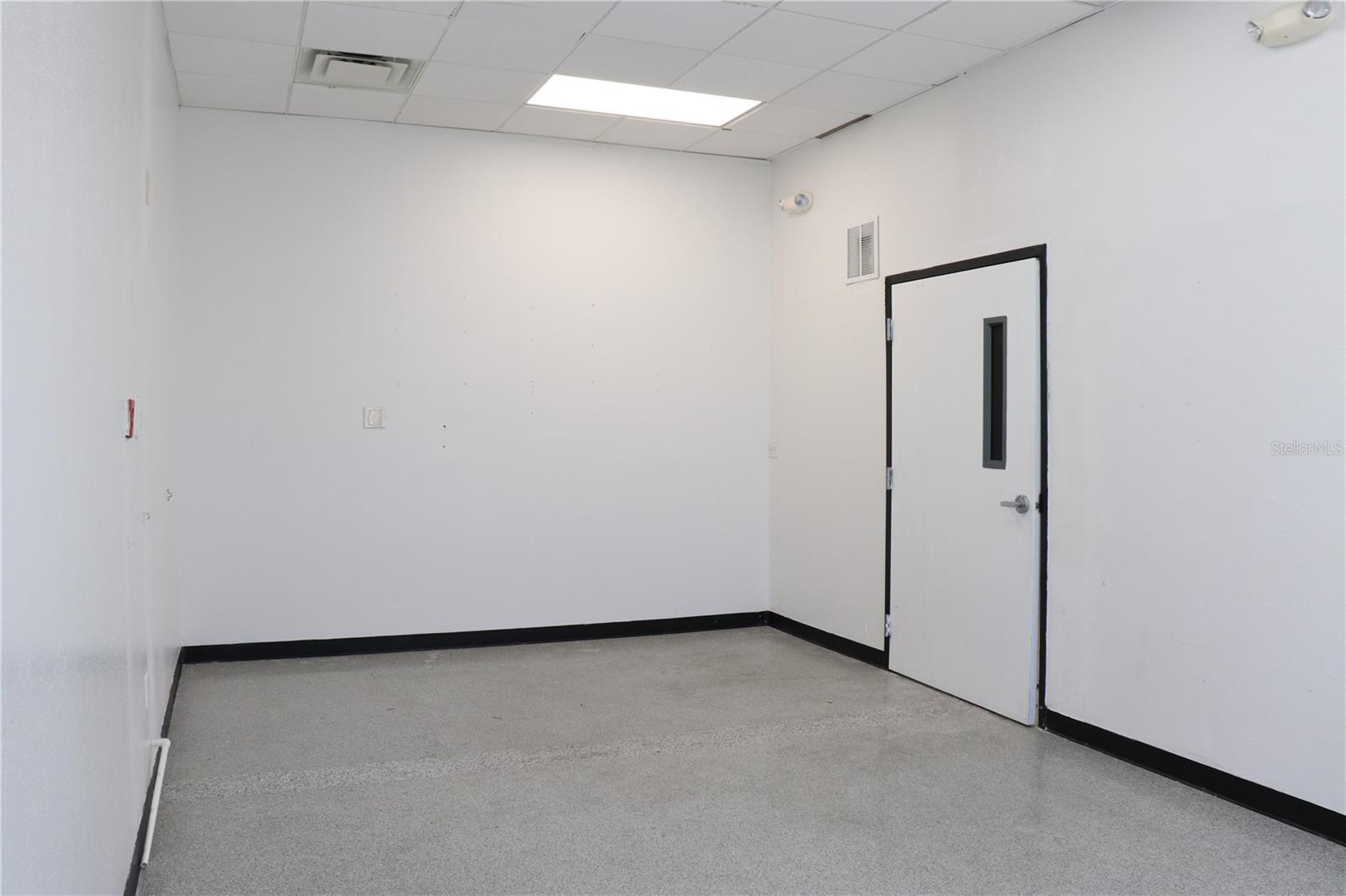 AVONDALE - Commercial Lease