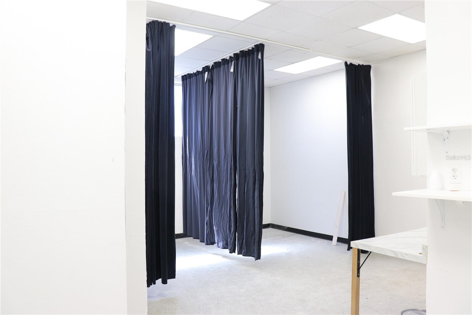 AVONDALE - Commercial Lease