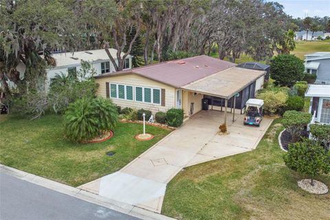 A home in LADY LAKE