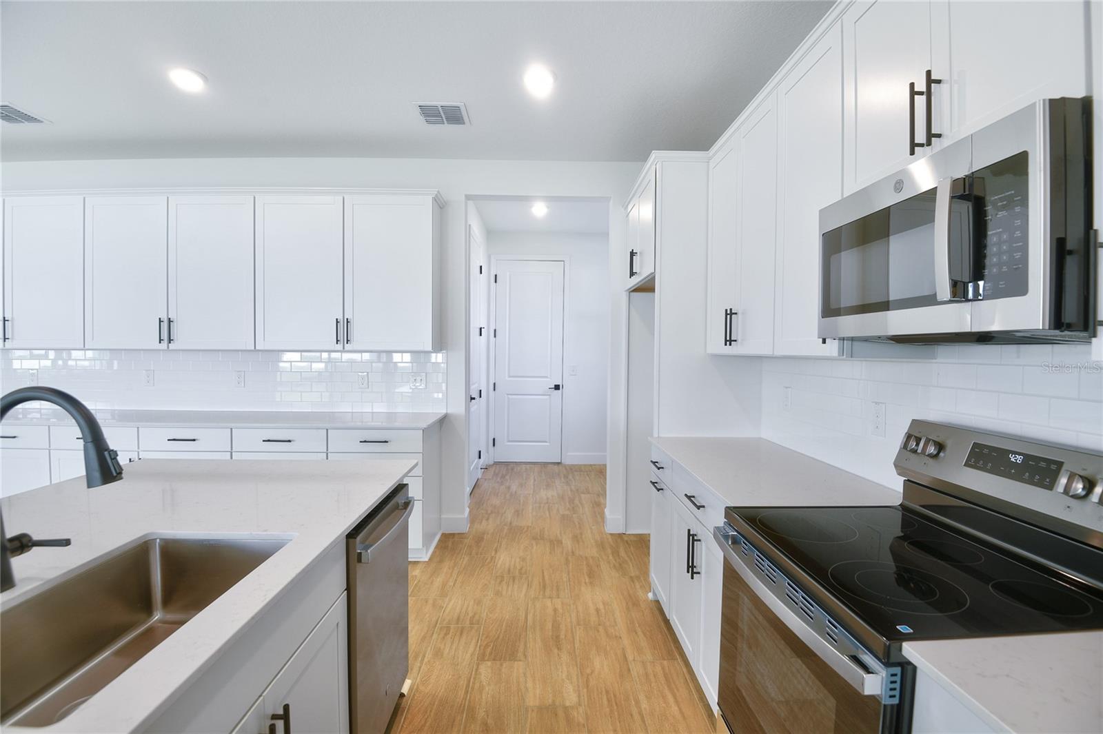 3629 SUBLETT LOOP