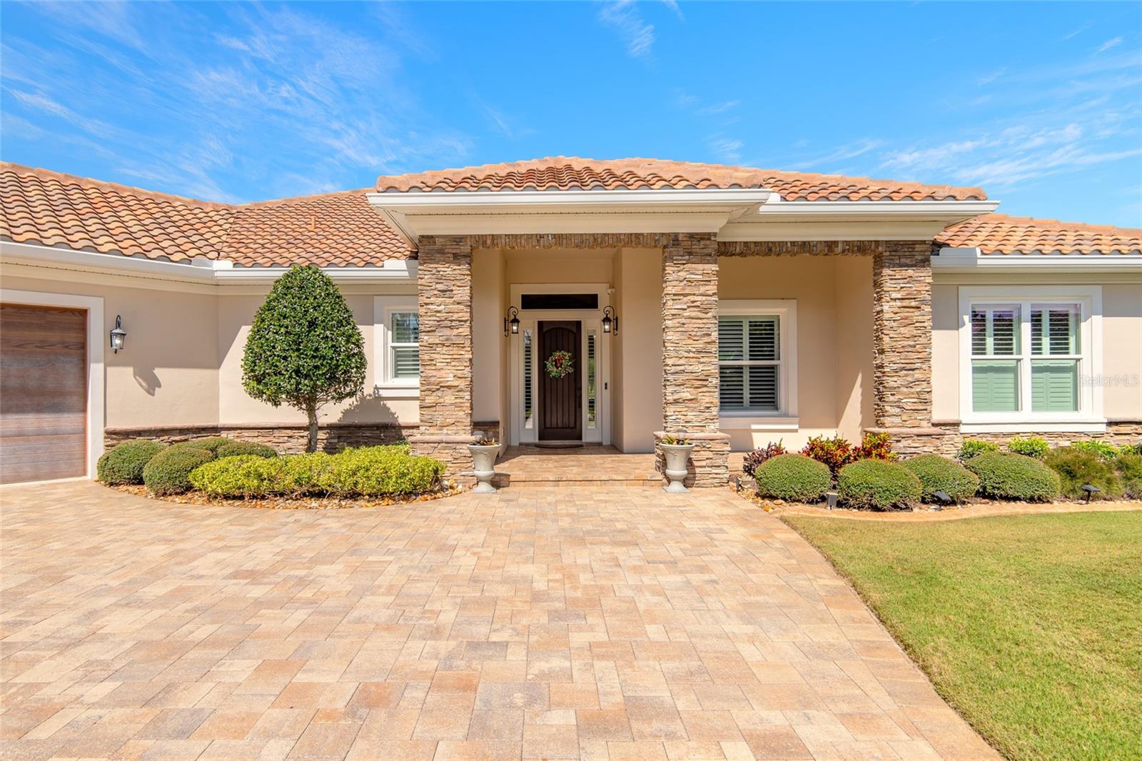 2813 PARADISO COURT