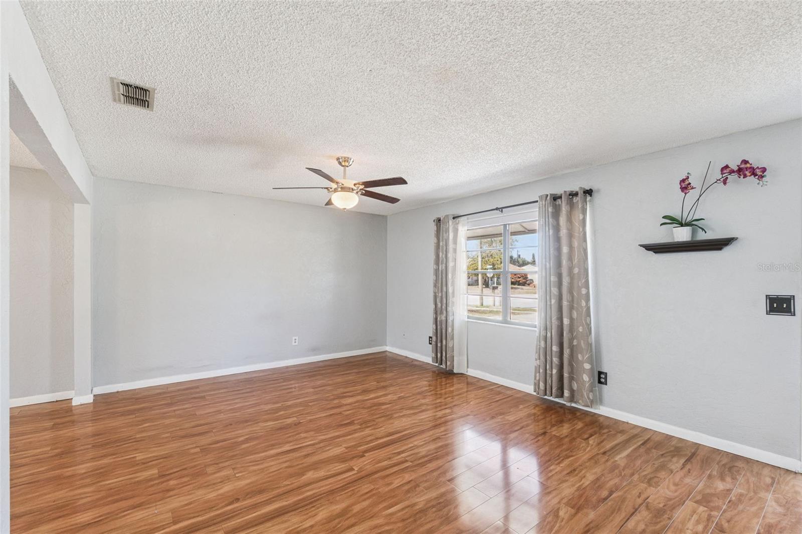 CAMBRIDGE VILLAS - Residential