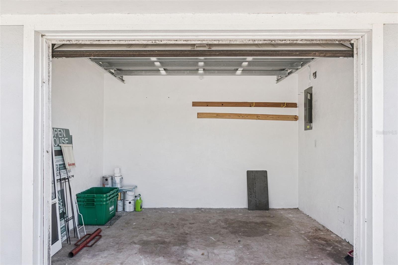 CAMBRIDGE VILLAS - Residential