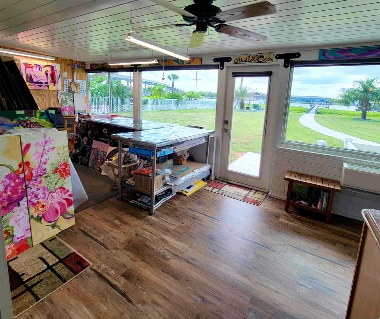 BOUCHELLES ISLAND - Residential