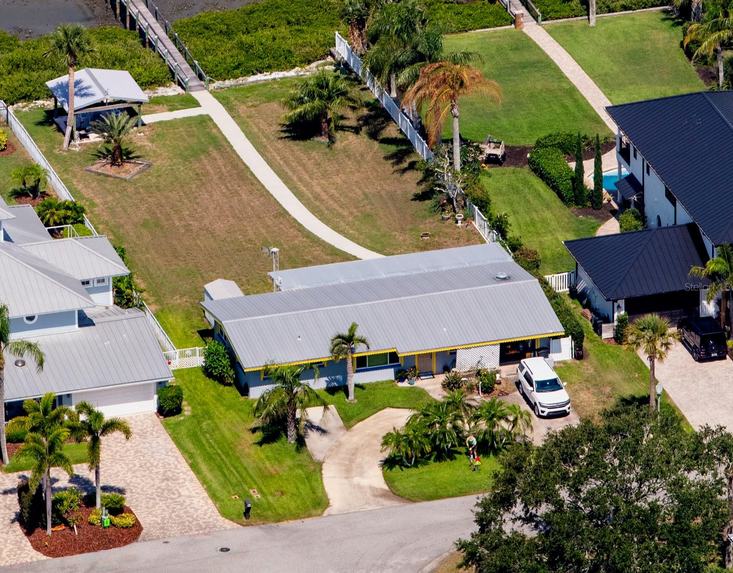 BOUCHELLES ISLAND - Residential
