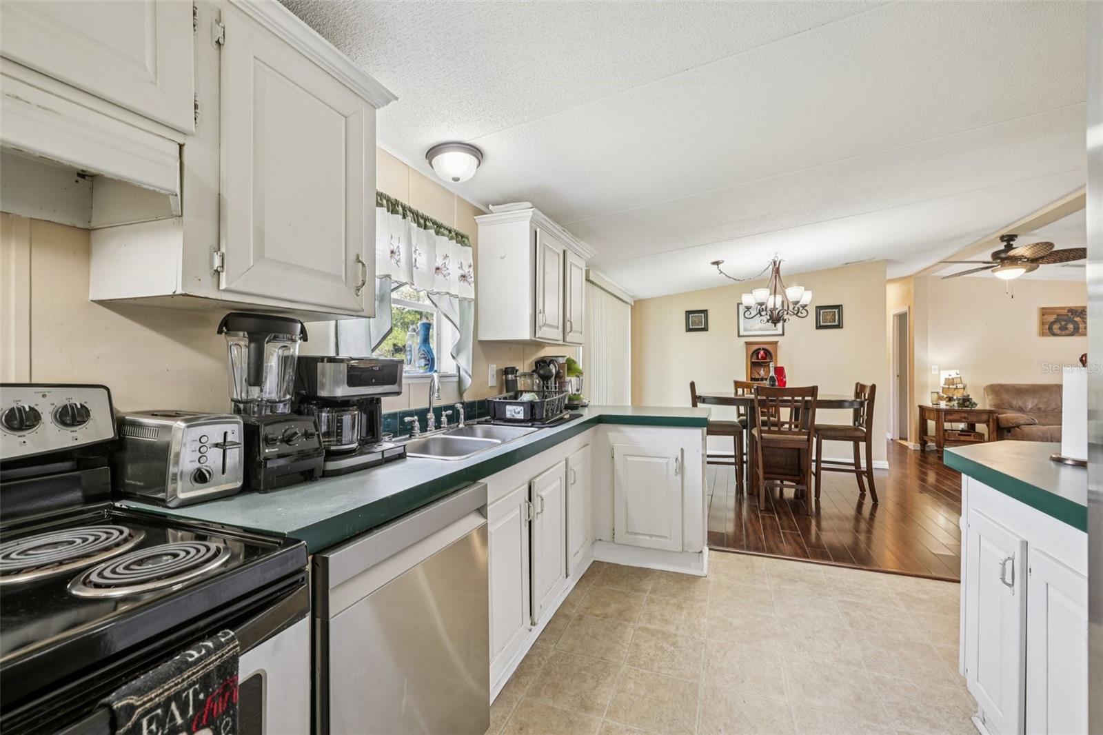 MOON LAKE ESTATES - Residential