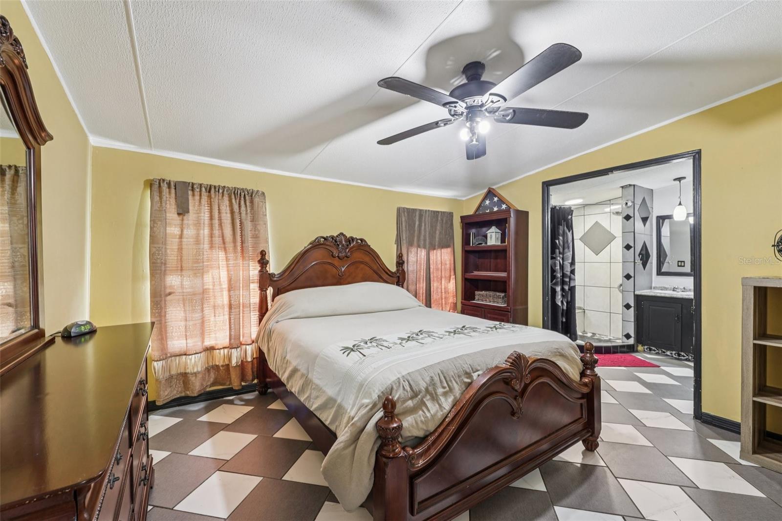 MOON LAKE ESTATES - Residential