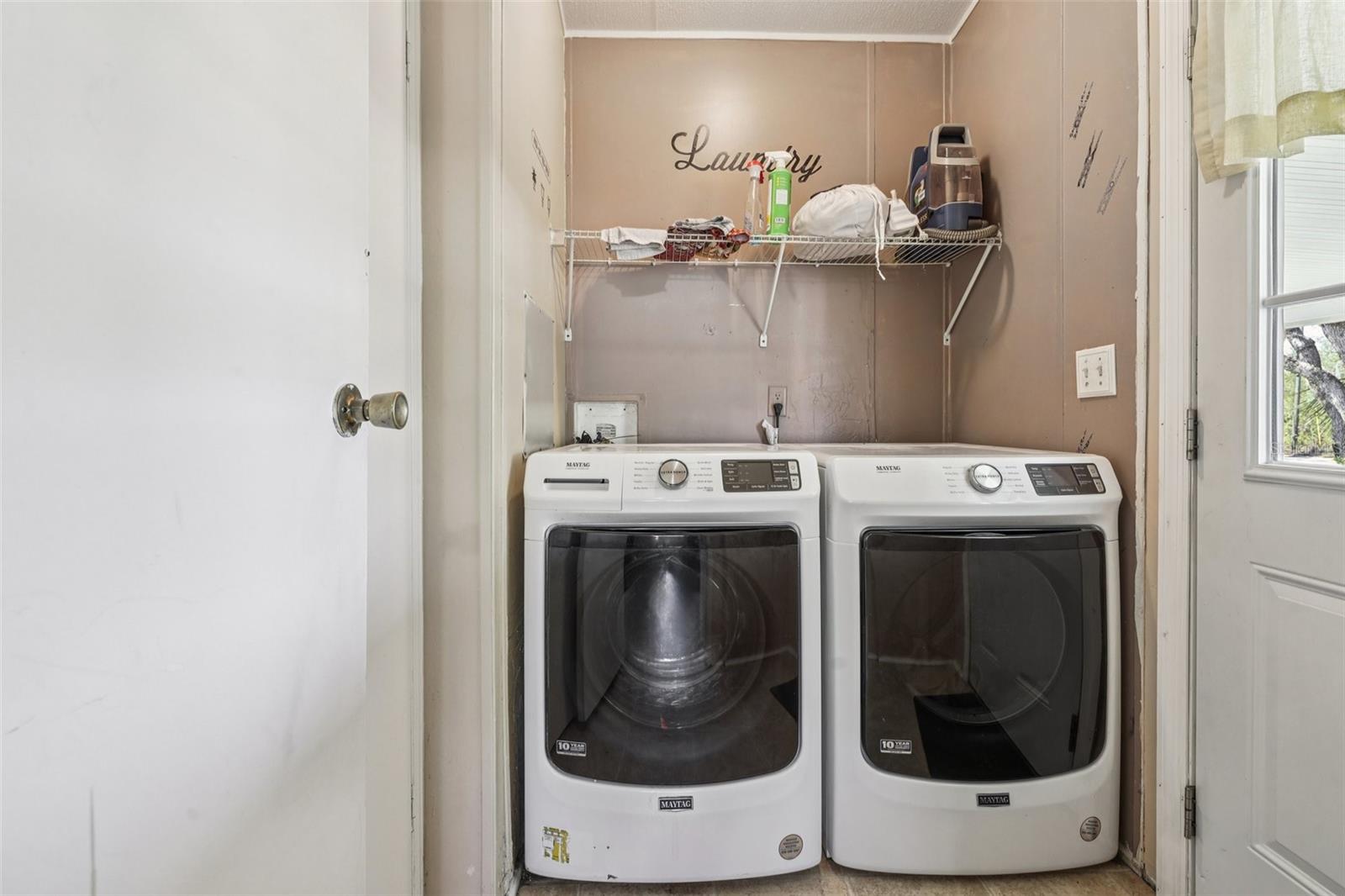 MOON LAKE ESTATES - Residential