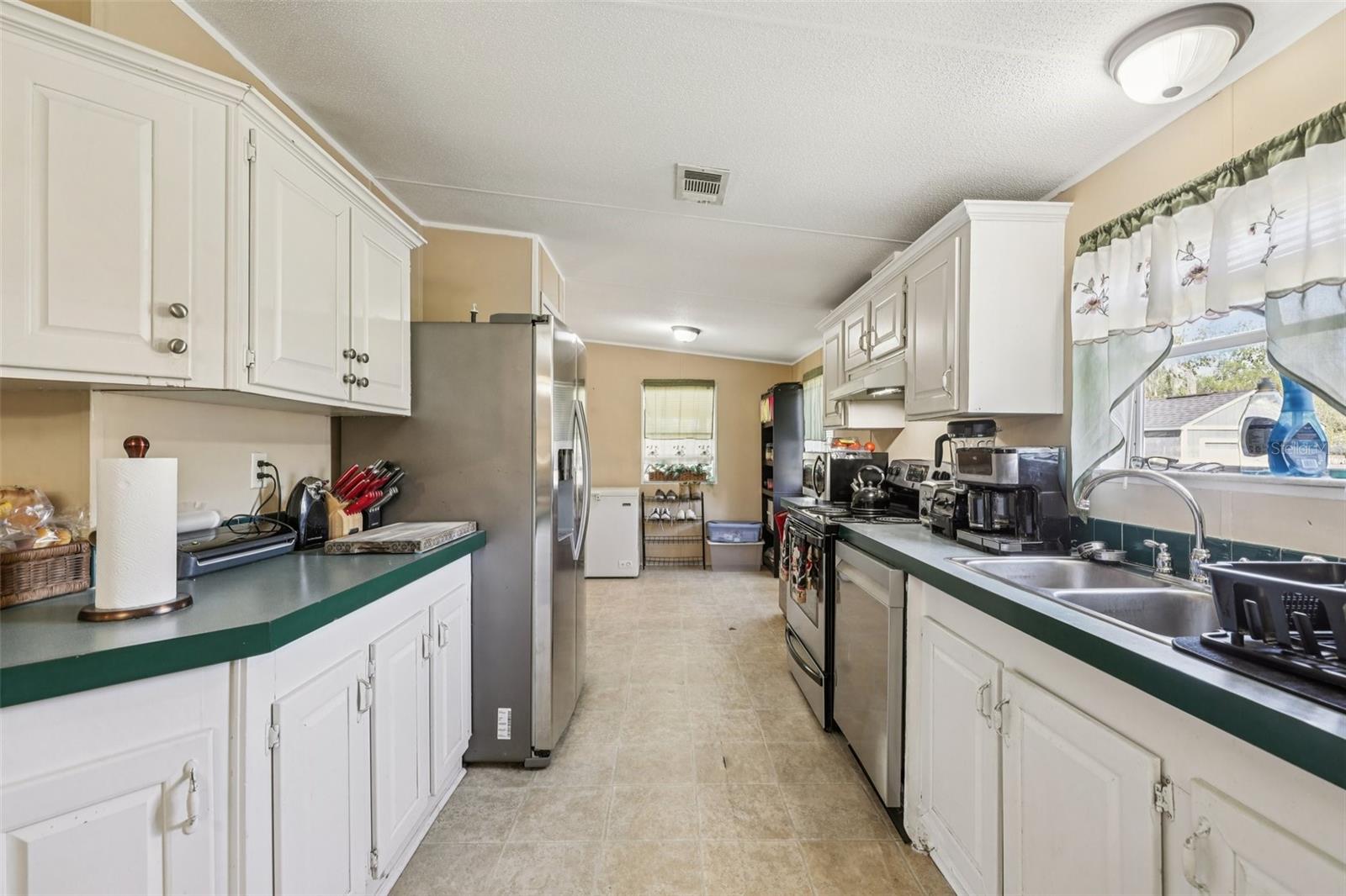 MOON LAKE ESTATES - Residential