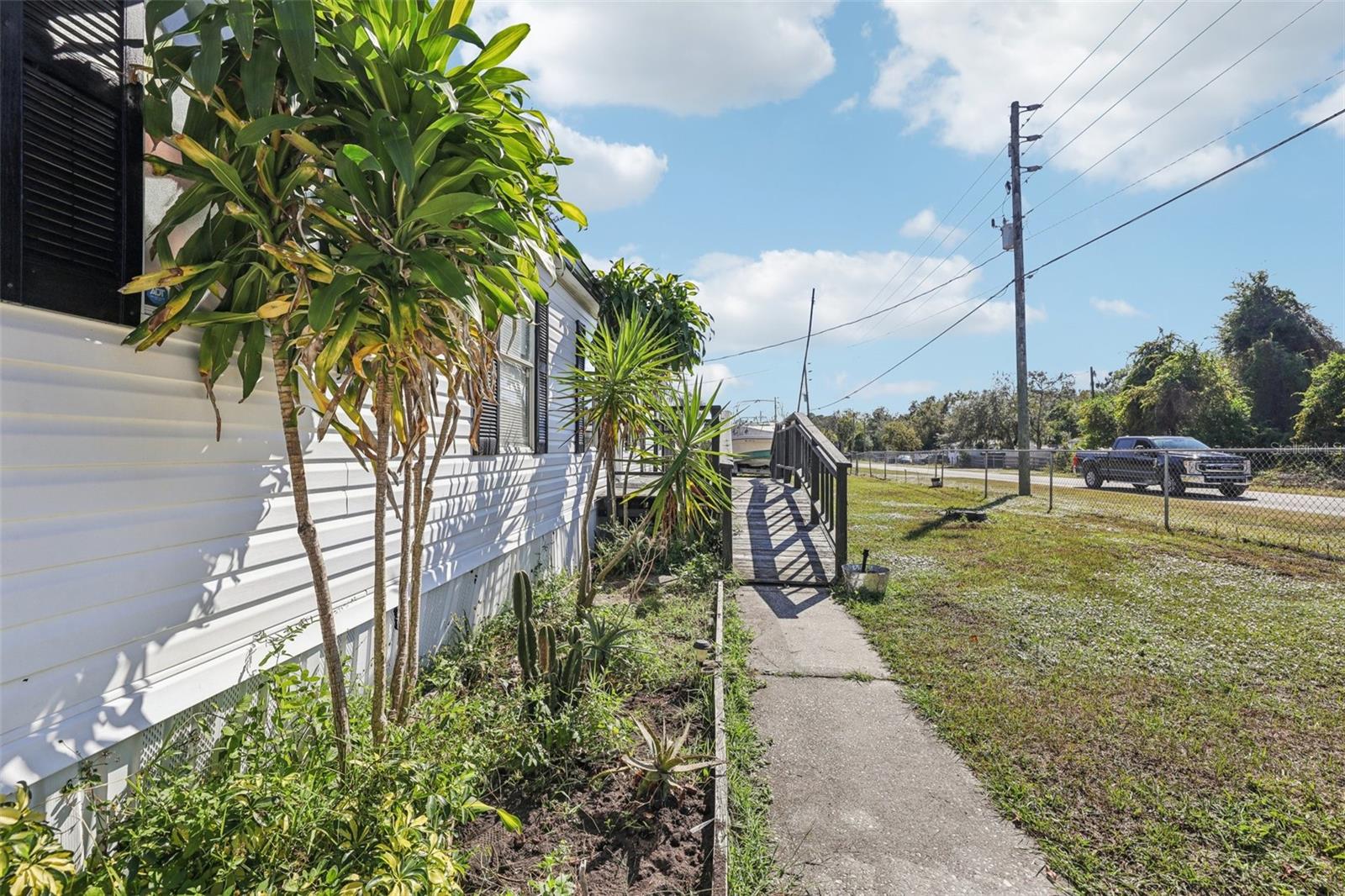 MOON LAKE ESTATES - Residential