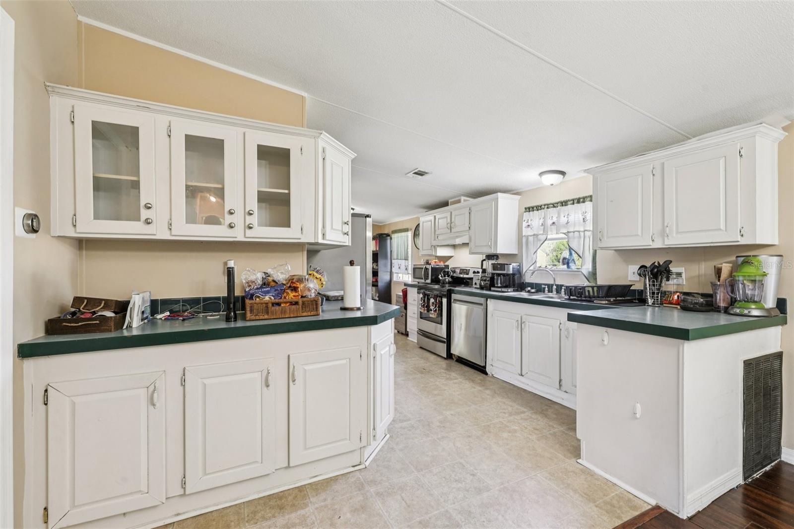 MOON LAKE ESTATES - Residential