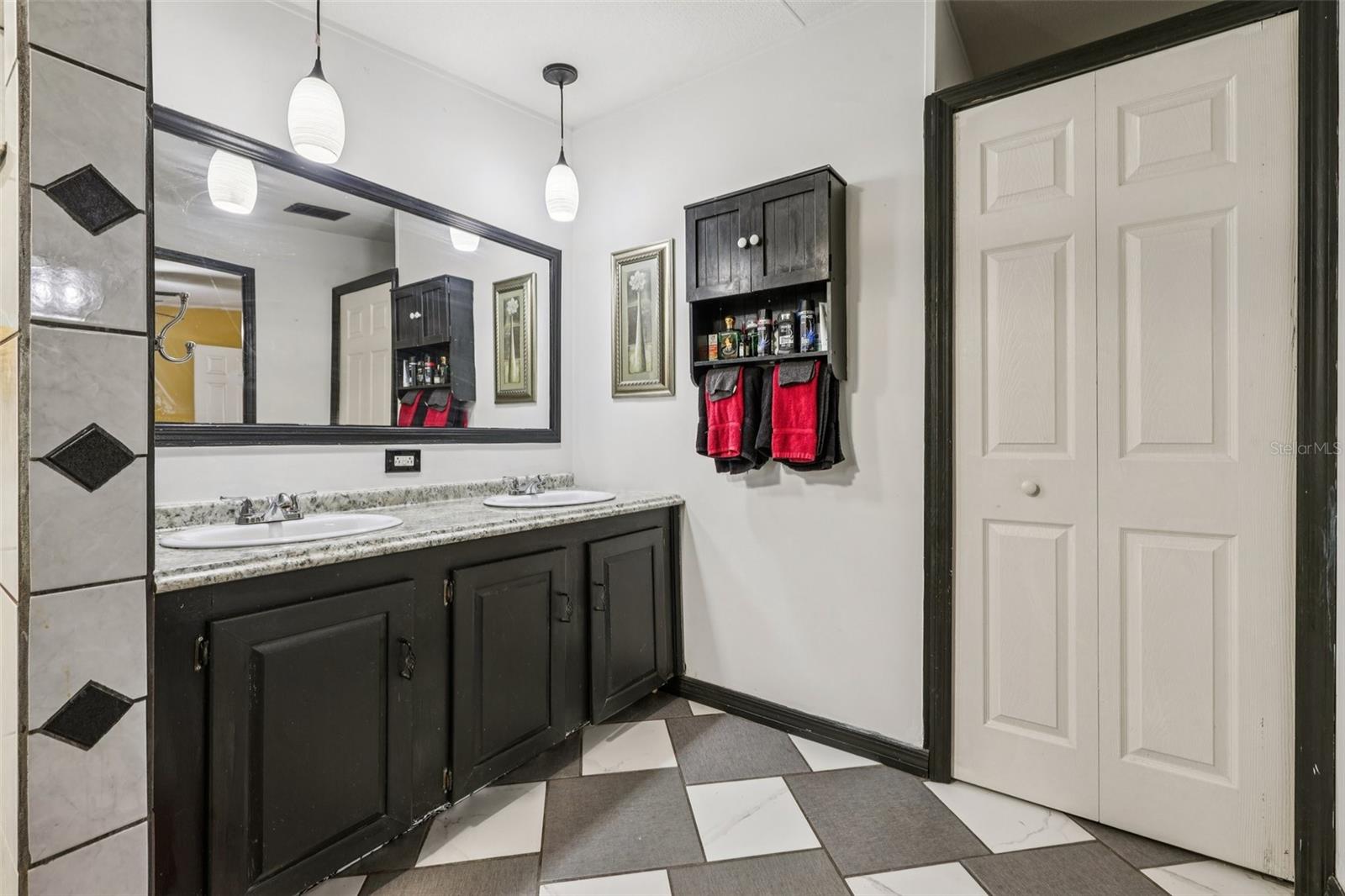 MOON LAKE ESTATES - Residential