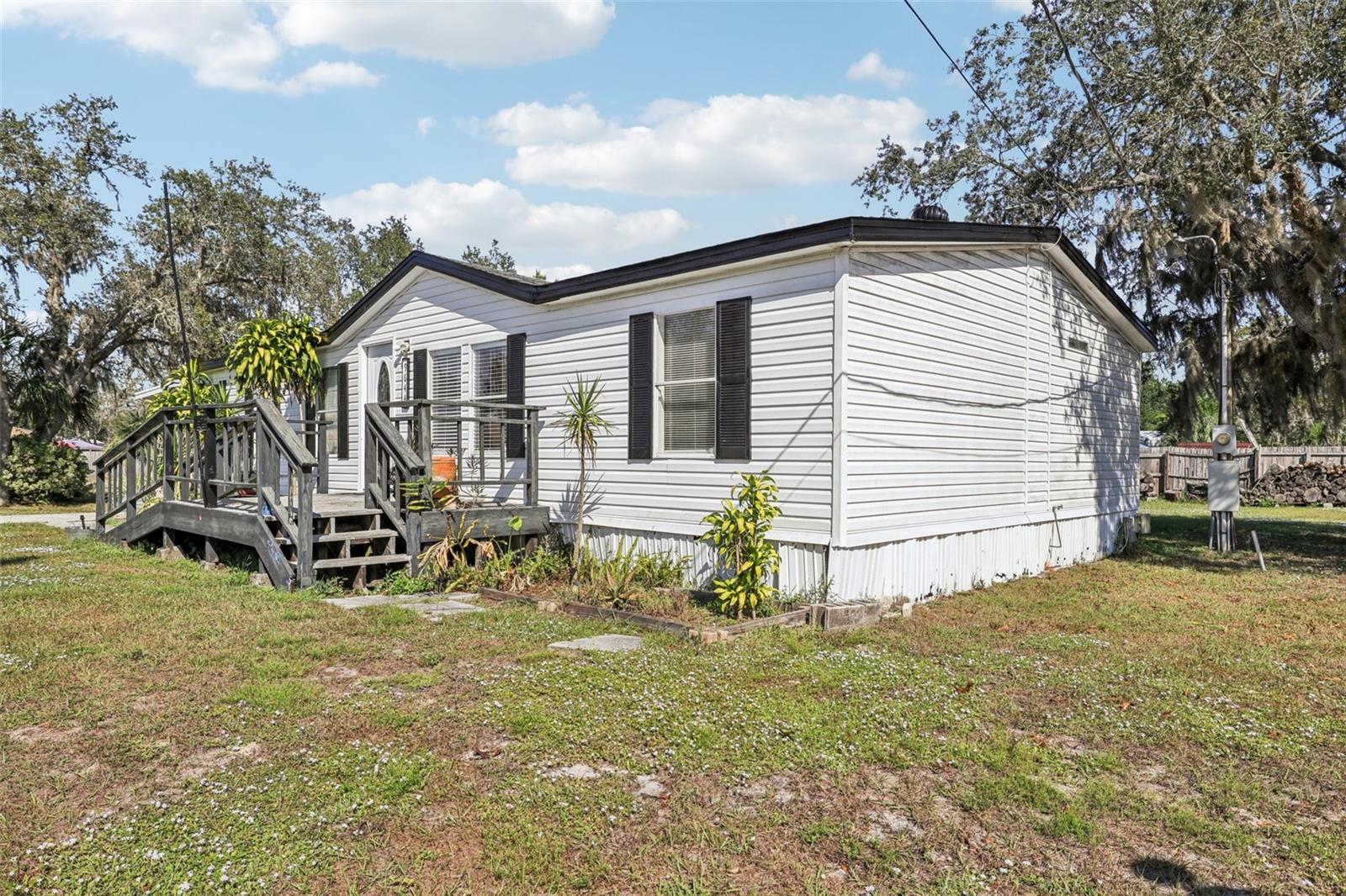 MOON LAKE ESTATES - Residential